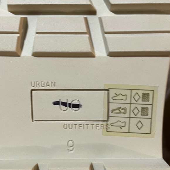 NWT Urban Outfitter Tan Baldwin Boots Size 9 Platform - Picture 7 of 8